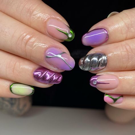 Purple and green chromey freestyle set 💜 . . . . . #bristolnails #bristolbiab #bristolnailart #freestylenails #purpleandgreennails #chromenails #nailart #magpiebuildit #magpiebeauty Purple And Silver Chrome Nails, Perpul Nails, Lavender And Green Nails, Green And Purple Nail Designs, Purple And Green Nails Design, Green Purple Nails, Freestyle Nail Designs, Purple Green Nails, Green And Purple Nails