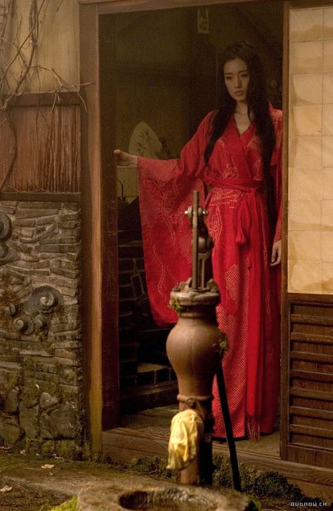 Hatsumomo's Red Kimono. Colleen Atwood, Gong Li, Memoirs Of A Geisha, Zhang Ziyi, Period Movies, Beloved Book, Gongs, Movie Costumes, Asian Style