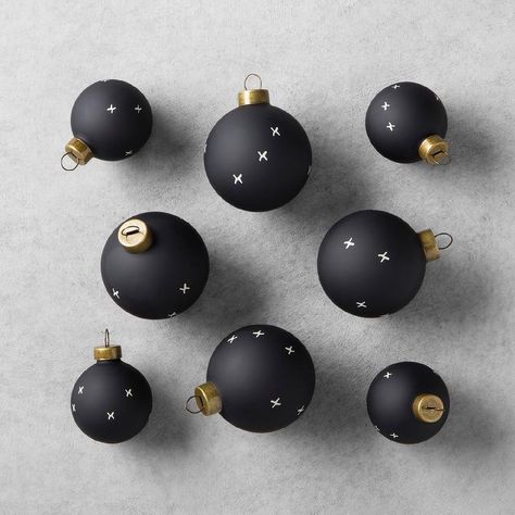 Decor/accessories - Traditional meets modern in this Patterned Ornament Set from Hearth & Hand with Magnolia. Classic ball ornaments are given a sleek, sophisticated look with a ... Black And Gold Christmas, Black Christmas Decorations, Diy Natal, Black White Christmas, Diy Christmas Ornaments Easy, Hearth & Hand With Magnolia, Dark Christmas, Black Christmas Trees, White Christmas Decor