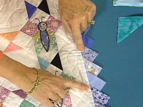 Prairie Point Quilting Borders 101 : Decorating : Home & Garden Television Butterfly Block, Quilt Techniques, Prairie Points, Quilt Borders, Quilt Tips, Quilt Tutorial, Quilt Border, Patch Aplique, Quilt Binding