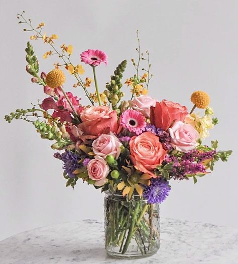 Extravagant Floral Arrangements, Colourful Flower Arrangements, European Floral Design, Large Centrepieces, Flower Centrepiece Wedding, Huge Flower Arrangements, Bright Colour Flower Arrangements, Garden Flower Arrangements, Whimsy Floral Arrangement