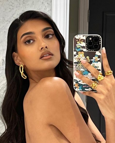 Neelam Gill Aesthetic, Vintage Indian Makeup, Neelam Gill, Light Makeup Looks, Eye Makeup Styles, Makeup Looks Tutorial, Aesthetic Women, Baddie Hairstyles, Glam Makeup