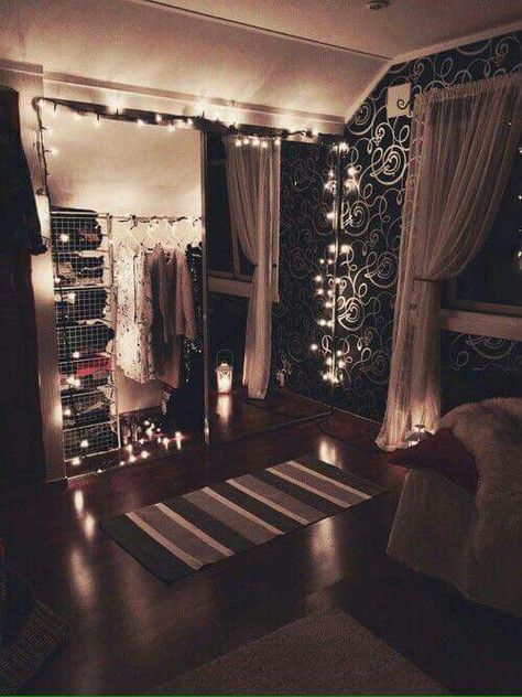 Love it Beautiful Dorm Room, Tumblr Bedroom, Dekorasi Kamar Tidur, Beautiful Bedroom, Decoration Inspiration, Decor Minimalist, Dream Rooms, Cool Rooms, Dream Bedroom