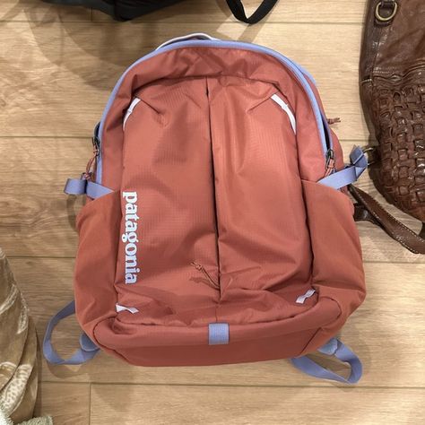 Patagonia Bookbag Patagonia Backpack, Cute Backpacks For School, Patagonia Bags, Backpack Aesthetic, Aesthetic Backpack, Backpack Style, Cute Backpacks, School Motivation, School Backpacks