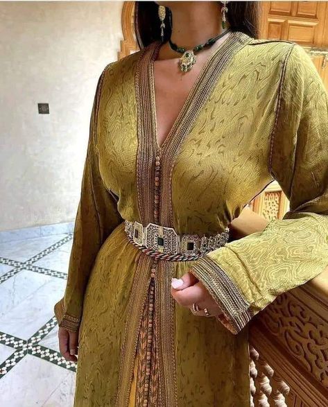 A Moroccan pretty girl wearing her Moroccan caftan aesthetic dress in her luxurious wedding with her rich husband in Dubai
Algeria Iraq Saudi Arabia Katar UAE Dubai Moroccan Outfit, Caftan Simple, Moroccan Kaftan Dress, Chiffon Kaftan, Moroccan Clothing, Kaftan Designs, Moroccan Kaftan, Moroccan Fashion, Moroccan Dress