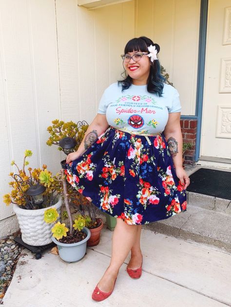 Geek Chic Fashion Outfit Ideas, Plus Size Nerdy Outfits, Nerdy Business Casual Geek Chic, Nerd Fashion Women, Cute Librarian Outfit Geek Chic, Geek Girl Outfit, Geek Girl Fashion, Hufflepuff Outfit, Comic Con Outfits