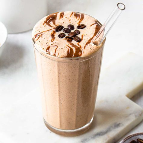 Vacation Cocktails, Coffee Breakfast Smoothie, Smoothie Without Banana, Coffee Smoothie Recipes, Coffee Yogurt, Iced Coffee Protein Shake, Frozen Coffee, Breakfast Smoothie Recipes, Smoothie Drink Recipes