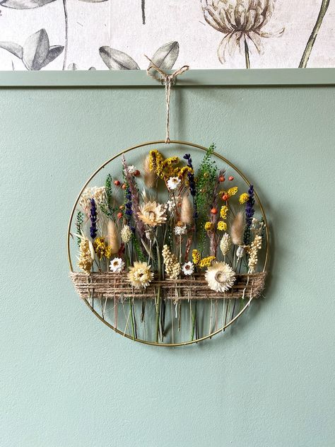 Wildflower Meadow Wall Hanging Natural Interior Decor With Diverse Floral Arrangement, Handcrafted Rustic Bohemian Style - Etsy Wall Bouquet Decor, Wildflower Home Decor, Dried Flowers Ideas Decor, Dried Flower Wall Decor, Dried Flowers Ideas, Elegant Wreaths, Dried Floral Decor, Flower Drying, Hoop Decor