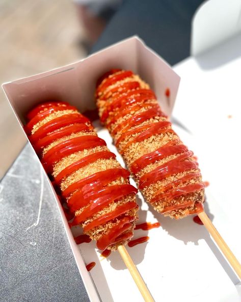 https://www.instagram.com/shirleyythefoodie/ Corndog Aesthetic, Korean Corn, Ramen Recipes Easy, Cheese Mozzarella, Corn Cheese, Bubble Tea Shop, Corn Dog, Ramen Recipes, Corn Dogs