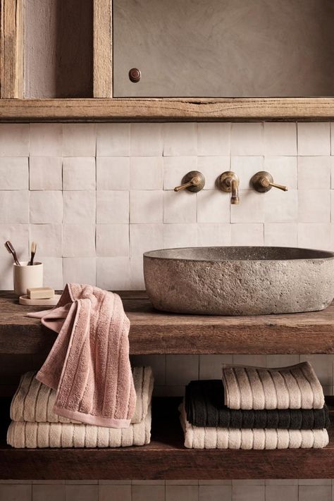 Earthy Bathroom, Bad Inspiration, Bathroom Inspiration Decor, Tile Designs, Wooden Shelf, Stylish Bathroom, Half Bath, Bathroom Renos, Rustic Bathroom