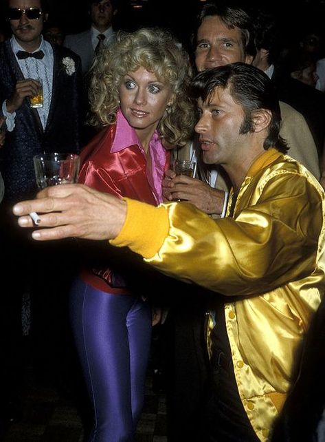 olivia newton john studio 54 Studio 54 Fashion 1970s, Studio 54 Hair, Studio 54 Aesthetic, Celebrities Partying, Studio 54 New York, Studio 54 Fashion, Studio 54 Outfits, Studio 54 Party, 70’s Disco