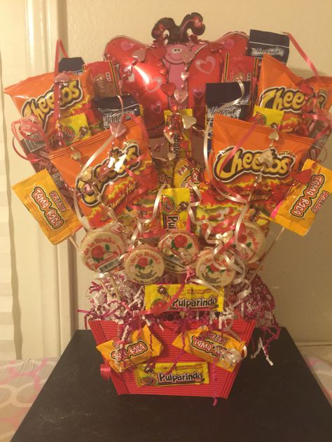 Gifts For Best Friends Quince, Candy Bouquet Ideas Birthday, Mexican Valentines Day Gifts, Takis Gift Basket Ideas, Gifts For Mexican Boyfriend, Hot Cheetos Gift Ideas, Hot Cheetos Valentine Ideas, Hot Cheetos Bouquet Gift Ideas, Hot Cheetos Bouquet