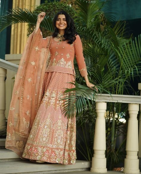 Engagement Dress For Girl, Exam Wallpaper, Nimrat Khaira, Rajasthani Dress, Rajputi Dress, Simple Lehenga, Indian Outfits Lehenga, Lehnga Dress, Punjabi Outfits