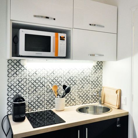 Micro Apartment, Basement Kitchen, Deco Studio, Small Studio Apartment, Tiny Apartments, Small Studio Apartments, Kitchen Design Open, Studio Kitchen, Mini Kitchen