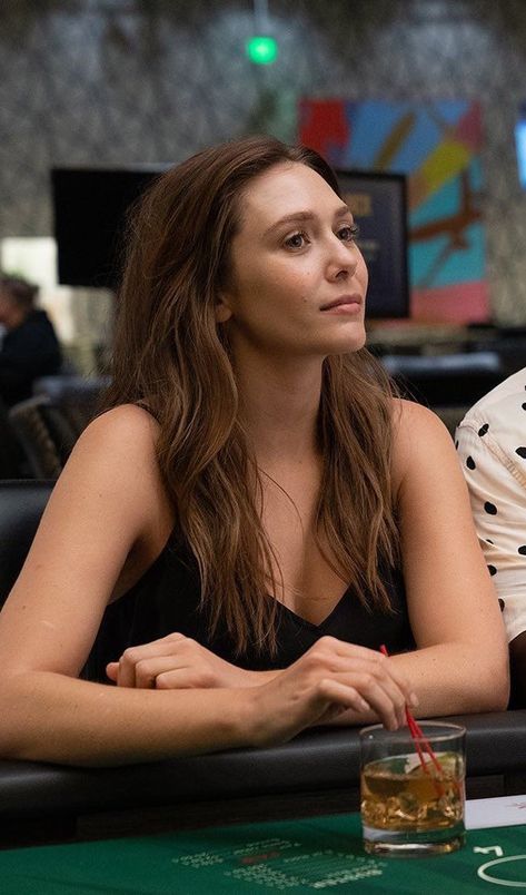 Leigh Shaw, Elizabeth Olsen Style, Olsen Scarlet Witch, Elizebeth Olsen, Avengers Girl, Samantha Images, Most Paused Movie Scenes, Elizabeth Olsen Scarlet Witch, Sorry For Your Loss