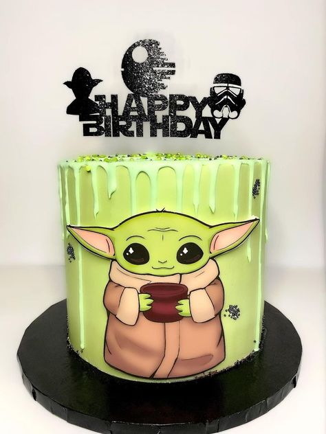 Birthday Cake Mandalorian, Star Wars Buttercream Birthday Cake, Easy Grogu Cake, Star Wars Yoda Cake, Grogu Cake Ideas, Decoracion Baby Yoda, Star Wars Cakes Birthday Boys, Grogu Birthday Cake, Grogu Birthday Party