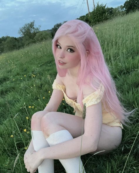 belle delphine Belle Delphine Pink Hair, Belle Delphine Instagram, Belle Delphine Makeup, Egirl Pink Hair, Belle Delphine Hot, Belle Delphine Aesthetic, Belle Delphine Pfp, Bell Delphine, Bella Delphine