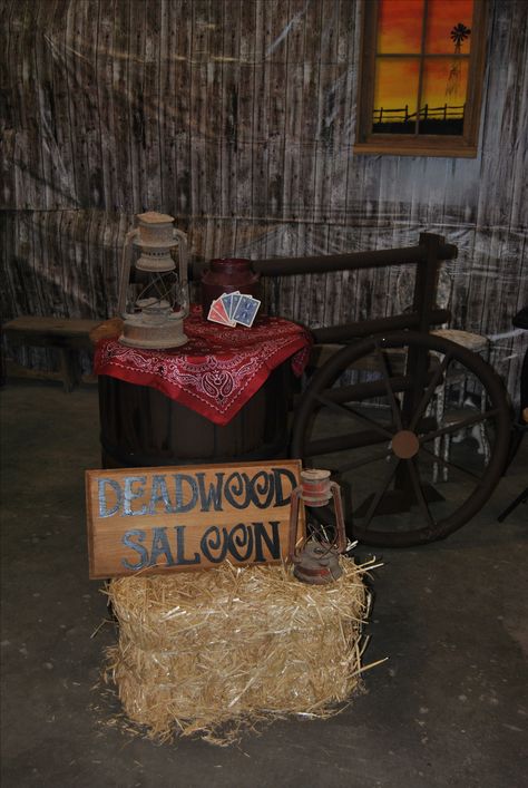 Deadwood Saloon Party, Saloon Theme Party, Saloon Party Ideas, Haunted Saloon, Saloon Party, Hoedown Throwdown, Deadwood Saloon, Wild West Crafts, Saloon Decor