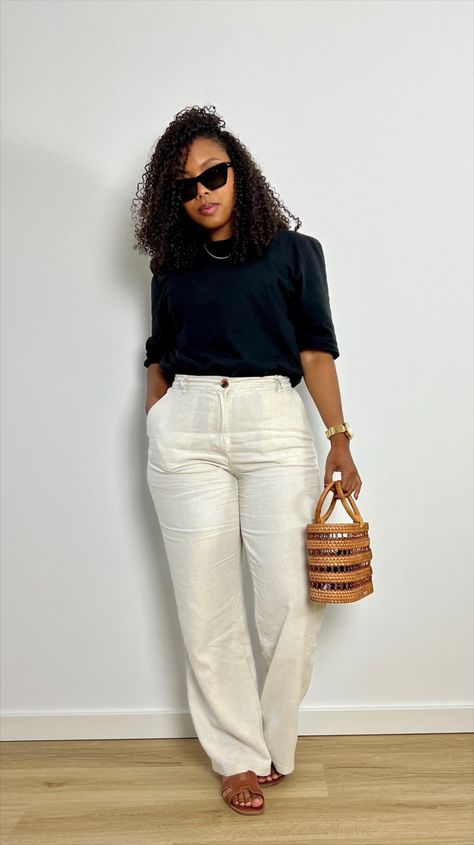 Easy Chic Work Outfits, How To Dress Up Linen Pants, Off White Linen Pants Outfit, Linen Pants Outfit Black Women, Linen Pants Curvy, Linen Work Outfit, How To Style Linen Pants Casual, Black Linen Pants Outfit Work, Casual Linen Pants Outfit