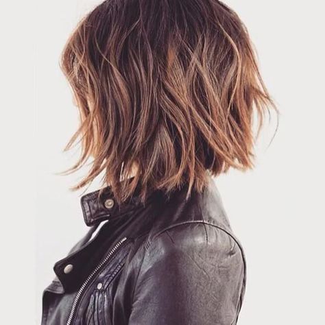 20 Edgy A-Line Haircuts To Try in 2021 - The Trend Spotter A Line Haircut, Messy Bob Hairstyles, Best Bob Haircuts, Natural Wavy Hair, Bob Hairstyles For Fine Hair, Trendy Haircuts, Medium Hair Cuts, Bob Hairstyle, Hairstyles Haircuts