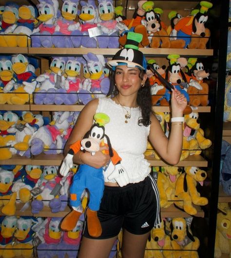 Goofy Outfits, Park Fits, Disney Core, Disney Outfit Inspo, Disney Poses, Disney Graduation, Disney Outfits Women, Disney Fits, Disney World Orlando