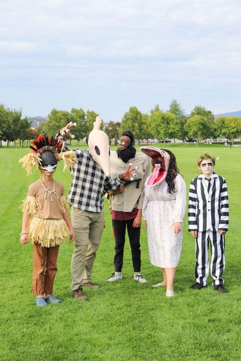 26 DIY Beetlejuice Costume Ideas Beetlejuice Costume, Diy Beetlejuice Costume, Diy Beetlejuice, Witch Doctor Costume, Angry Birds Costumes, Diy Halloween Costume Ideas, Costume Ideas For Halloween, Epic Costumes, Loki Costume