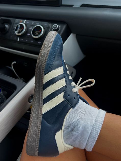 #sambas #fallaesthetic #navyblue #sneakers Navy Adidas Samba, Navy Sambas, Navy Blue Sambas, Navy Samba, Adidas Samba Navy, Navy Blue Gazelle, Adidas Samba Navy Blue, Samba Navy Blue, Navy Blue Spezial Adidas