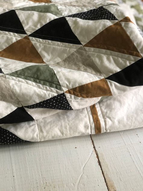 The Best Beginner Quilt, 'Better Together' by Quilters Candy Farmhouse Quilts Pattern, Wool Quilts Patterns, Quilters Candy, Blanket Inspiration, Neutral Baby Quilt, Boys Quilt Patterns, Triangle Quilt Pattern, Rustic Quilts, Neutral Quilt