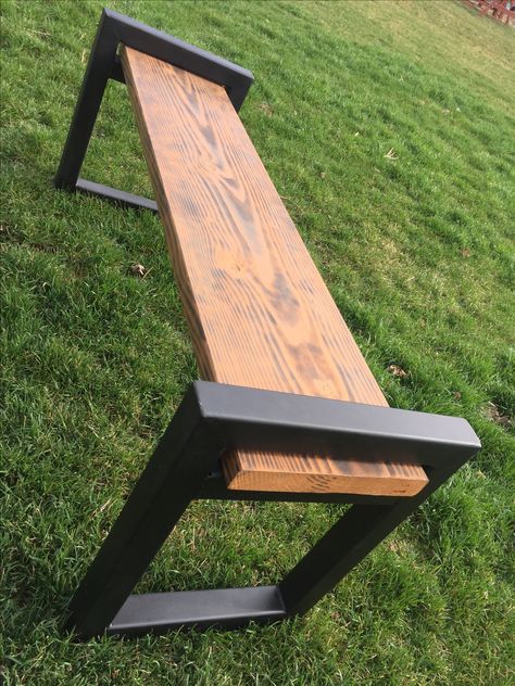 Kursi Outdoor, Welded Furniture, End Tables Diy, Metal Outdoor Furniture, Industrial Design Furniture, Metal Furniture Design, Furniture Design Wooden, Tables Diy, Diy Furniture Easy