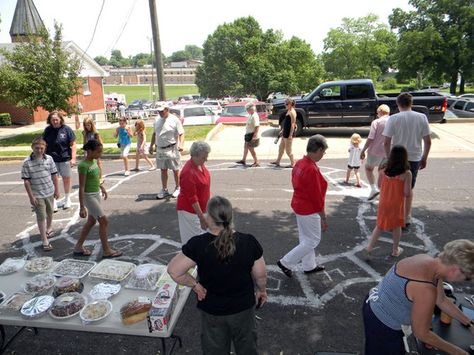 Cake walk Fundraiser Cake Walk Game, Old Fashioned Cake, Elementary School Fundraisers, Fall Festival Games, Old Fashioned Games, Dorothy Hamill, Pta Ideas, Festival Ideas, Fundraiser Ideas