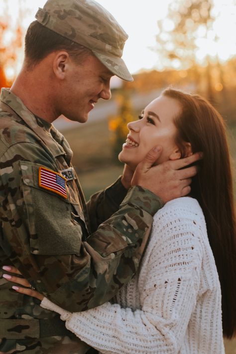 Army Engagement Photos, Army Photoshoot, Army Couple Photography, Military Couple Pictures, Military Couple Photography, Army Boyfriend, Army Photography, Military Couples Photos, Military Engagement Photos