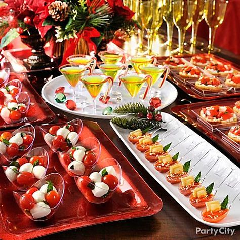 Elegant Cocktail Party Ideas | Vintage Mulberry: Wednesday's What If Post…"What If I Couldn't ... Mini Tartlets, Cocktails Party, Christmas Cocktail Party, Mini Appetizers, Cocktails For Parties, Holiday Cocktail Party, Christmas Cocktail, Dessert Easy, Tasting Party