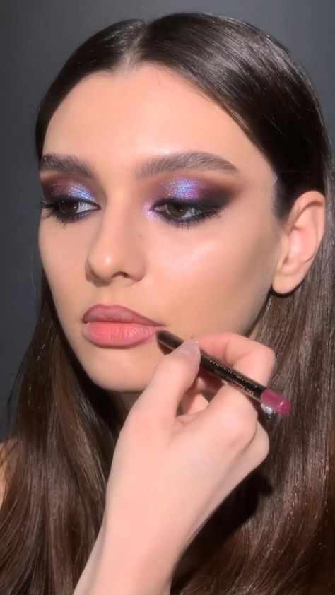 Metallic Eyeshadow Tutorial, Pat Mcgrath Makeup, Eye Makeup Pictures, Metallic Eyeshadow, Purple Makeup, Fancy Makeup, Makeup Eye Looks, Makeup Makeover, Pat Mcgrath