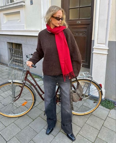 Red Scarf Outfit, Amsterdam Outfit, Scandi Fashion, Alpaca Scarf, Scarf Outfit, Autumn Fits, Red Scarf, Fall Fits, Red Scarves