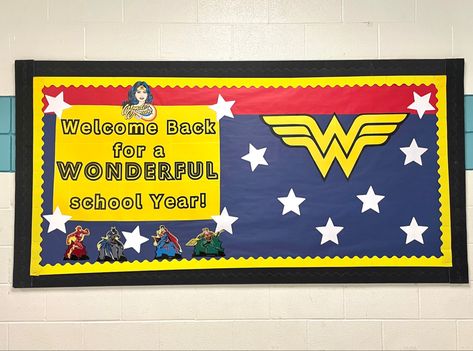 Hero Bulletin Board, Superhero Bulletin Boards, School Bulletin Board Ideas, Superhero School, Superhero Classroom, Super Hero Theme, Back To School Bulletin Boards, Bulletin Board Ideas, Comic Book Superheroes