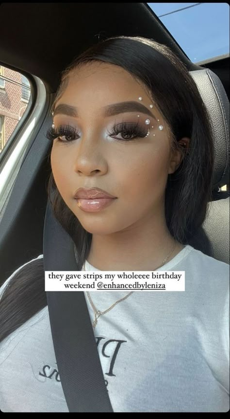 Prom Makeup Black, Prom Makeup Inspo, Prom Eyeshadow, Simple Prom Makeup, Prom Eyes, Birthday Makeup Looks, Natural Prom Makeup, Gold Makeup Looks, Concert Makeup