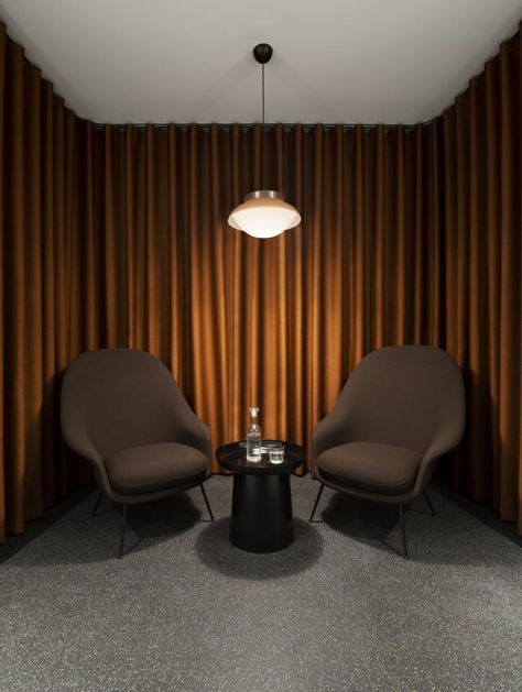 Mies van der Rohe meets Mad Men at this London office | Wallpaper* Peter Zumthor, Flexible Work Space, Podcast Setup, Curtain Divider, Corporate Interior Design, Podcast Studio, London Office, Timber Panelling, Corporate Interiors