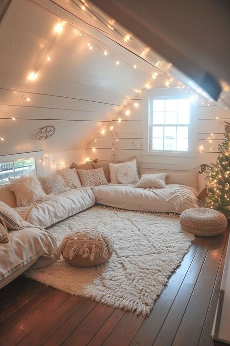 well decor basement decoation ideas Dream Bedroom Inspiration, Cozy Rooms, Chill Room, Bedroom Decor Cozy, Room Redesign, Attic Bedroom, Cute Bedroom Decor, Dream House Rooms, Cozy Room Decor