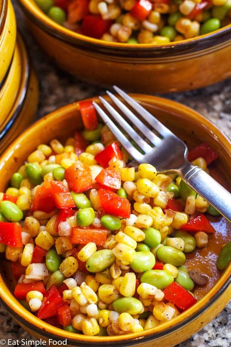 Healthy, colorful, yummy, simple, fast.  This easy corn, edamame, and red bell pepper succotash salad recipe is a delicious side dish and/ or addition to a potluck. #easyrecipes #fastrecipes #potluck #vegetarian #vegan Sucatash Recipe, Dinner Recipes Main Dishes, Succotash Salad Recipe, Salad Dinner Recipes, Salad Dinner Ideas, Edamame Succotash, Succotash Salad, Aesthetic Salad, Recipes Main Dishes