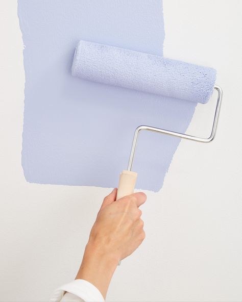 roller brush wall paint Painting Walls Tips, Calming Paint Colors, Painting 101, Wall Painting Techniques, Roller Brush, Cover Ideas, Paint Roller, Room Paint, Professional Look