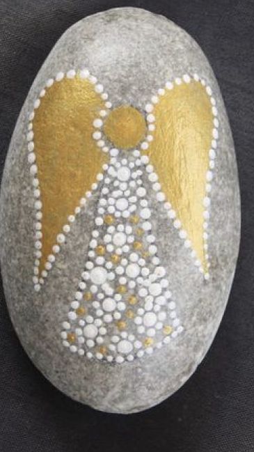 Painted Rocks With Glitter, Angel Rock Art, Rock Painting Ideas Angels, Angel Rock Painting Ideas, Christmas Stones Painting, Spiritual Rock Painting Ideas, Christmas Rocks Painting Ideas, Angel Painted Rocks, Stone Painting Christmas