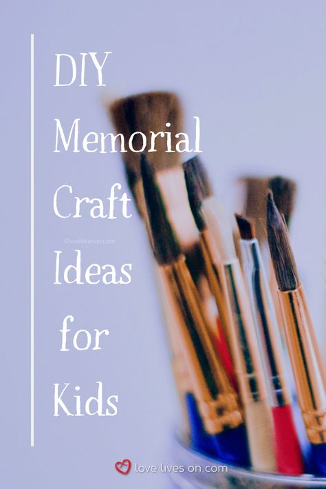 Memorial Crafts | Trying to find a way to get your children involved in a grandparents funeral service or memorial? Click here to find DIY bookmarks, plant markers and heart necklaces. Memorial Crafts Ideas | DIY Crafts for Kids |DIY Memorial Crafts | Unique Memorial Ideas | Best Celebration of Life Ideas | Celebration of Life | Commemorative Crafts | Memorial Crafts for Loved Ones | Commemorating a Loved One #MemorialCrafts #DIYCrafts #MemorialCraftsIdeas Diy Remembrance Gifts, Crafts For Loved Ones, Diy Memorial Ideas For Loved Ones, Memorial Crafts For Loved Ones, Keepsakes For Kids, Memorial Crafts, Marker Bookmark, Crafts Unique, Memorial Ideas