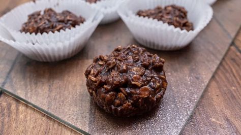 What Is A Cow Patty Cookie And Why Is It Called That? Cow Patty Cookies, Preacher Cookies, Cow Patties, S Cookies, Cookie Sticks, Instant Oats, Regional Food, Cookie Brownie Bars, Chocolate Brands