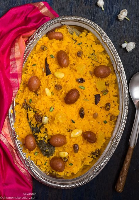 A Homemaker's Diary: Shahi Zarda (Biyebarir Zarda) Zarda Recipe, Chawal Recipe, Sugarcane Juice, Sweet Rice, Gulab Jamun, Nigella Seeds, Popular Desserts, Yellow Foods, Eid Special