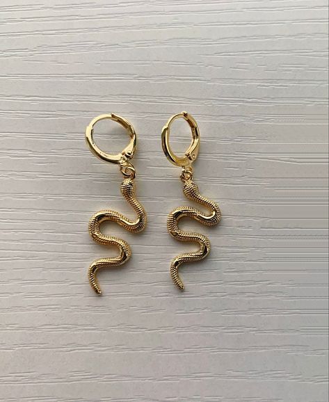 Snake Earrings Gold, Concert Earrings, Jewellery Nails, Gold Snake Jewelry, Slytherin Vibes, Gold Snake Earrings, Snake Ears, Small Snakes, Green Outfits