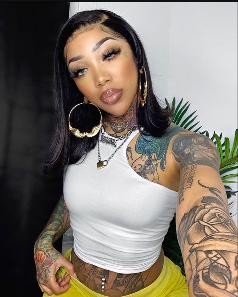 Tatted Females, Tatted Baddies, Fierce Tattoo, Tattooed Girls, Black Girls With Tattoos, Tattoed Women, Tattoo Feminina, White Tattoo, Tattoo Model