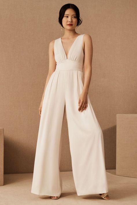 Satin Jumpsuit Outfit, Pantsuit Wedding Dress, Graduation Vibes, Smart Jumpsuit, Wedding Jumpsuits, White Jumpsuit Wedding, Backyard Wedding Dresses, Graduation Suits, Satin Jumpsuit