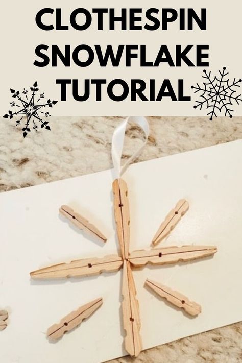 Diy Snowflake Decorations, Snowflake Ornaments Diy, Clothes Pin Ornaments, Clothespin Crafts Christmas, Clothespin Diy Crafts, Clothespins Diy, Wooden Clothespin Crafts, Clothespin Art, Cork Crafts Diy