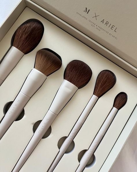 new in 💁🏼‍♀️ Morphe x Ariel signature face 5-piece face brush set @morphebrushes @makeupbyariel #morphebabe #morphebrushes #makeupbrushes #birthdaypresent #meccaaustralia Ariel Signature, Face Brush Set, Morphe Brushes, Face Brush, Brush Set, Ariel, Makeup Brushes, Makeup, Quick Saves