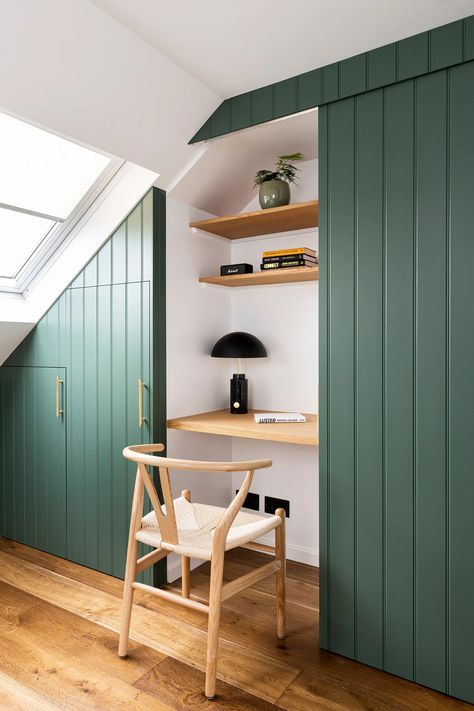 Office Under Stairs, Hidden Desk, Space Saving Bedroom, Mad About The House, Monday Inspiration, Interior Design Advice, Simple Desk, Beautiful Rooms, Small Home Office